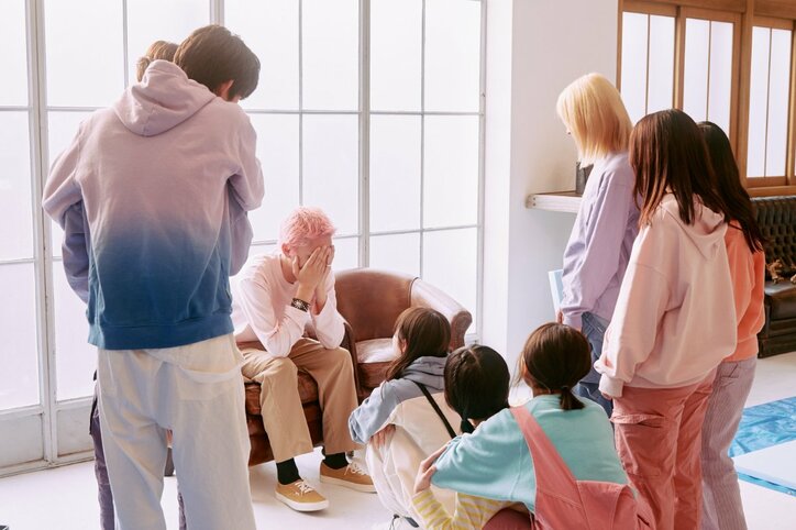 ブラジル出身の肉食系モデルが大号泣…片思い相手・モデル美女の脱落危機にみんなの前で泣き崩れ「嫌だ」『花束オオカミ』第6話