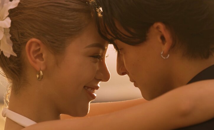 【写真・画像】「結婚式みたい～！」海外で活躍するイケメンサッカー選手と美人ダンサーのキスにゆきぽよ惚れ惚れ　1枚目