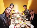 小籔千豊、きゃりーらとランチ会で4ショット「このメンバーすごすぎ」と驚きのコメントも