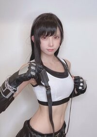 人気コスプレイヤー・えなこ「FF7」ティファの“宅コス”披露に「ゲームから出てきたみたい」