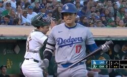 ネット騒然！ 大谷翔平、怒りがおさまらない… 酷すぎる“不可解判定”→表情がヤバすぎると話題に「どう見ても誤審w」「そりゃキレるわ」