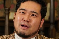 「実家が松濤で同い年」令和ロマン・ケムリが明かすマイファス・Hiroの異次元セレブ伝説「兄のTakaが子供の時…」
