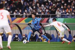 森保監督に「彼自身が戦術」とまで言わしめた、三笘薫は一体なにがスゴいのか？