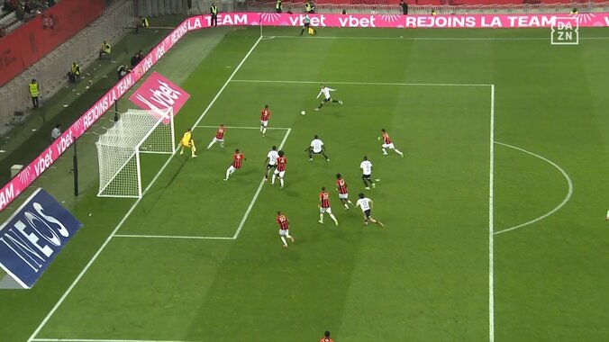 まじかよ！伊東純也不在の“ランス兄弟”が猛烈波状攻撃！中村敬斗＆関根大輝の“弟”コンビが連続シュートでゴール強襲の瞬間 5枚目