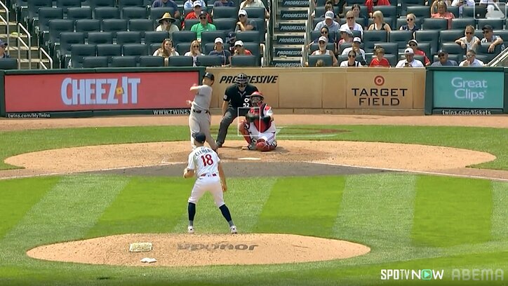 【写真・画像】「危なかった」鈴木誠也が激走→タックル喰らう“あわや”の場面に「妨害ですやん」「あれがヒット…」ファンも騒然　1枚目