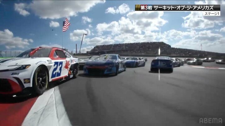 【写真・画像】衝撃のファイアードリフト！火花を散らしながらスピンを阻止する壮絶走行シーンにファン騒然「タイヤ逝ったな…」「あれは避けるのはきつい」　1枚目