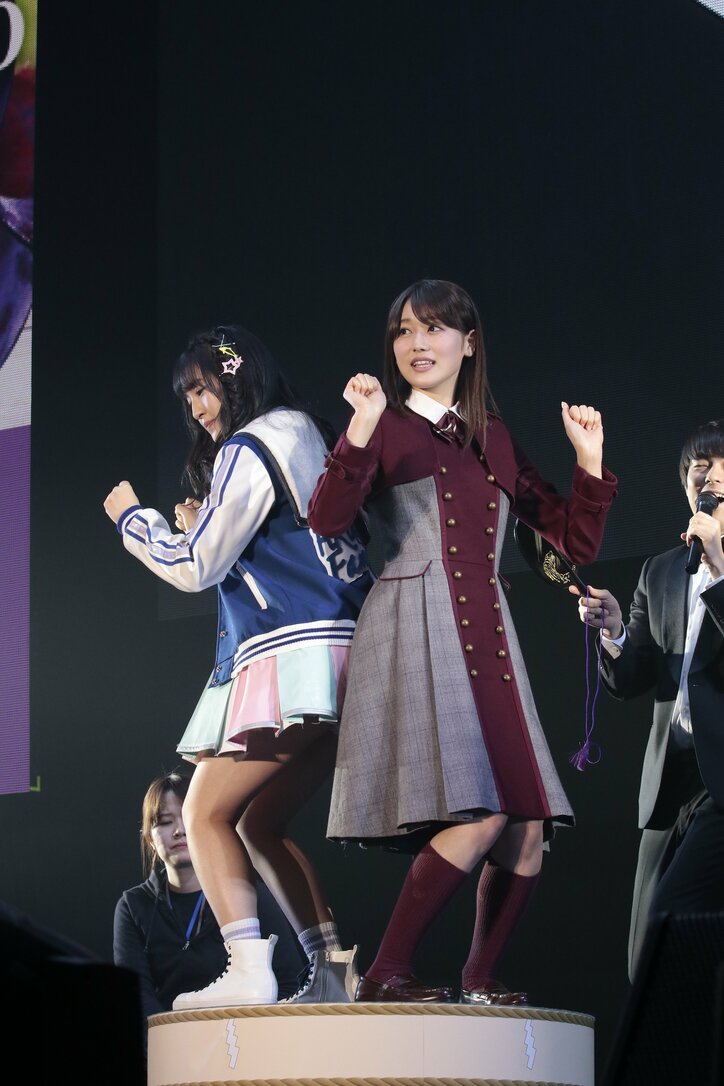 HKT宮脇咲良がセンターで『二人セゾン』を披露! “対決”では欅坂が勝利