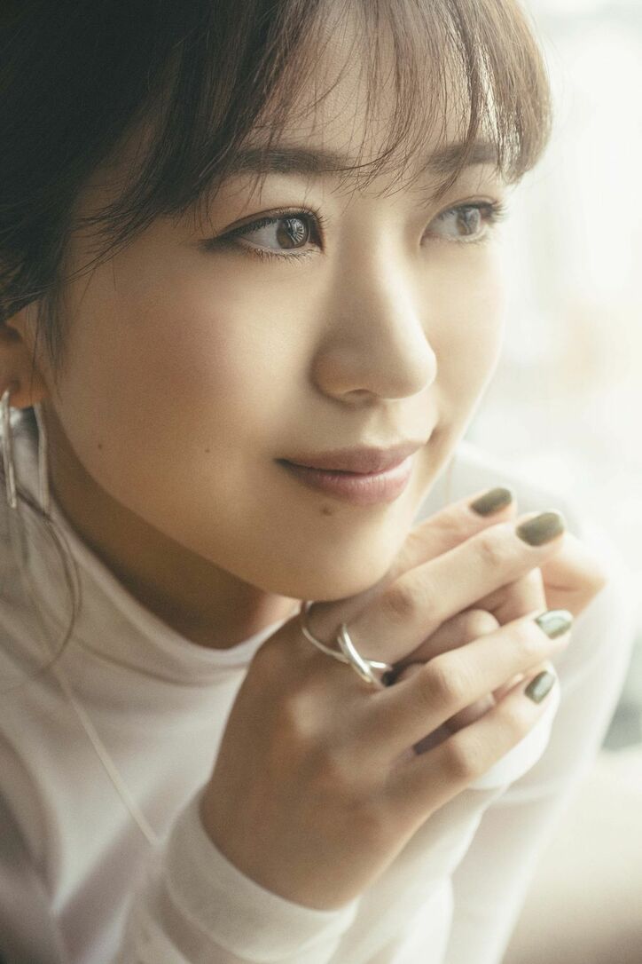 AKB48篠崎彩奈、ドラマ初出演でラブシーンに挑戦、女優への気持ちに火が付く「やりたいことはお芝居だと明確に」憧れは川栄李奈