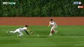 絵に描いたようなお見合い「え、おまえじゃないの?」「いや、おまえだろ!」 鈴木誠也の同僚ベリンジャーの打球をゴールドグラブ賞のセンターとライトが捕球できず「コントみたい」「ザ・お見合い」