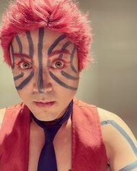 ムロツヨシが「鬼滅の刃」猗窩座に変身！「完成度高すぎ」「めちゃかっこいい」と絶賛の嵐