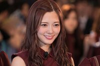 Instagramでじゃーん！ 白石麻衣のキュートすぎる笑顔＆ピースポーズに「ナイスじゃーん！」