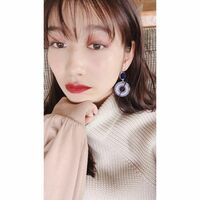 岡本夏美、赤が映える“秋メイク”姿にファン絶賛「大人っぽい～」「とっても似合ってます!! リップも可愛い」