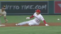 【映像】大谷、快挙達成直後にスキンシップ
