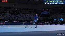 「何本のラケットが犠牲になるのか…」ファン注目の一戦、ラケット“破壊”本数は１-１で引き分け 試合後の談笑に「仲いいんだな」安堵の声も