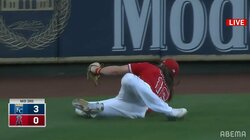 今日もすべて捕りマーシュ！マーシュがまた魅せたスーパーキャッチにトラウトも満足げ「トラ兄もうなずいてる」