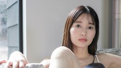 出口亜梨沙、ラグジュアリー宿に“お泊り”でダダ漏れる妖艶さ SPA！デジタル写真集の誌面カット公開