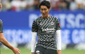 ベンフィカ移籍報道の鎌田大地、フランクフルト側は残留確信…監督「彼は我々と一緒にいる。間違いない」