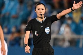 「凛々しくてかっこよかったです！」W杯初の女性審判、山下良美主審の帰国報告にファン称賛「日本人として誇りに思いましたよ！」【W杯】