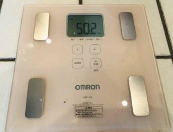 hitomi、ダイエット途中の体重公開　“ぽっちゃりお腹”からの脱却目指す 2枚目