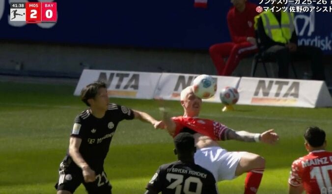 【写真・画像】「めっちゃ見えてる」伊藤洋輝、“高精度スルーパス”炸裂「上手すぎだろ」「冷静やな」味方の足元にピタリ→一瞬で局面打開したプレー　1枚目