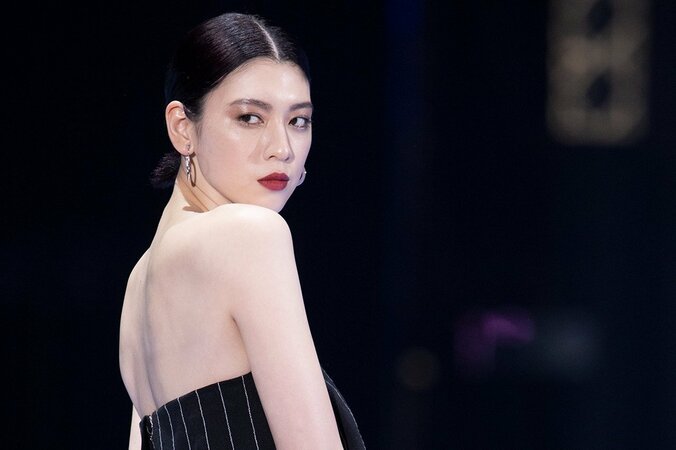 山田優が圧巻のスタイルで存在感放つ！ 人気モデルが一堂に『TGC』【画像集】 28枚目