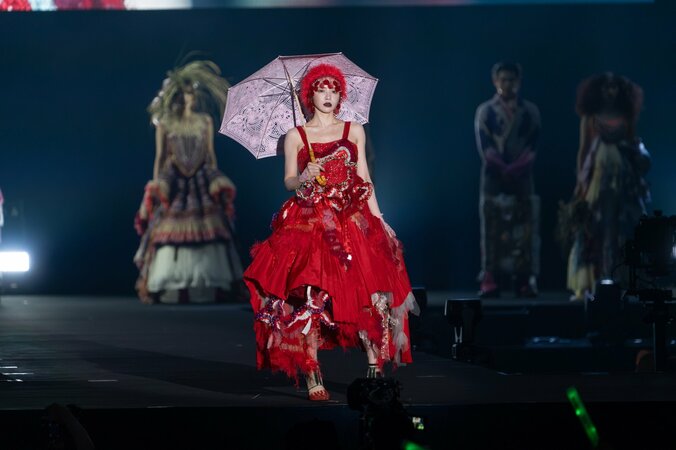 “異次元の迫力”FRUITS ZIPPER・鎮西のランウェイ