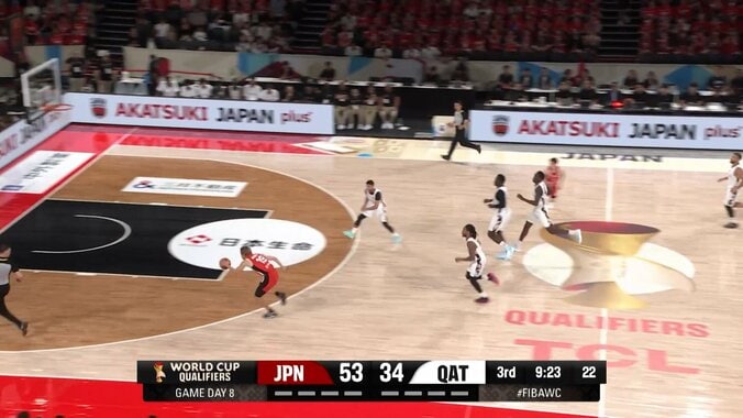 「なんだ今の！？」八村塁＆河村勇輝の“豪速球→ノールックパス”に騒然！NBAコンビの速攻演出に「電光石火」「笑っちゃった」【バスケW杯予選】 5枚目
