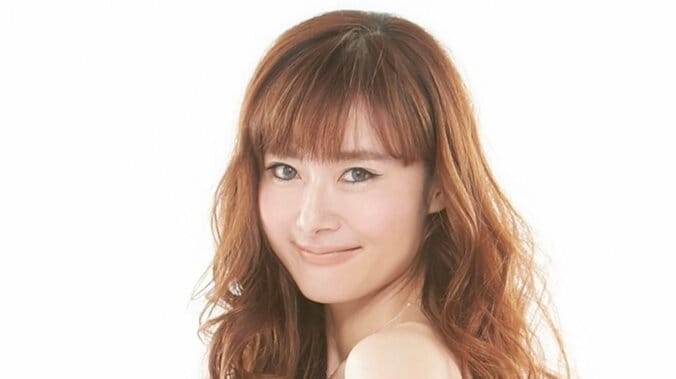 【写真・画像】「56歳！？」 高校生から同じ体形の“奇跡の美魔女”に衝撃の声「かわいい」「スタイルすごい」　1枚目