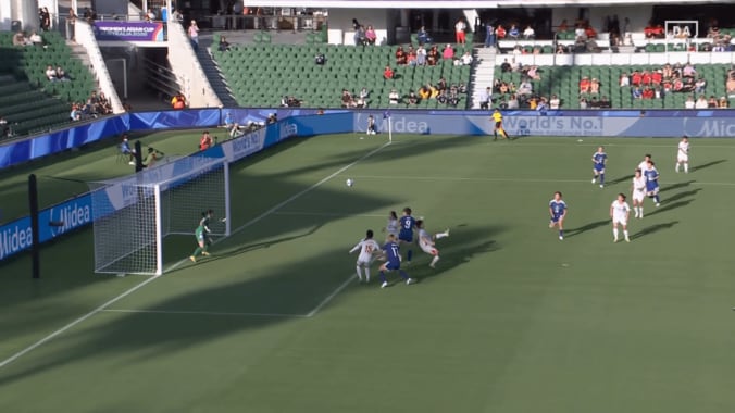 長谷川唯は逆足も神精度！“美しすぎる縦回転クロス”が「えぐい」「最高だ」なでしこ先制点をアシスト【女子アジアカップ】 5枚目