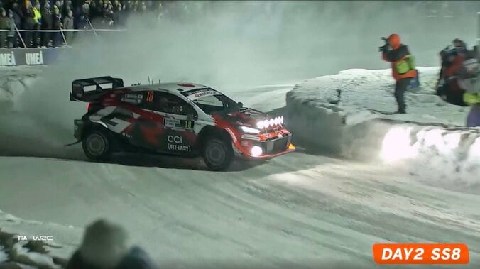 【写真・画像】「あぶねぇ」世界最速ラリーカー、豪快スライド→雪壁激突も“大激走” ぶつけてもお構いなしの猛プッシュにファン騒然　1枚目