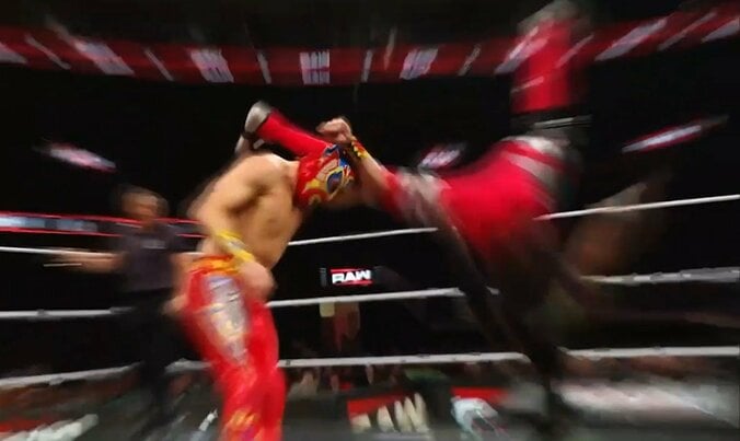 まるで“漫画”な衝撃技「旋風脚かっこいい」「人間の脚力とは思えない」ファン興奮 5枚目