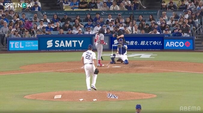 【写真・画像】ドジャースを救った“圧巻美技” 24億円男のグラブが「脅威を終わらせた」現地局も称賛　1枚目