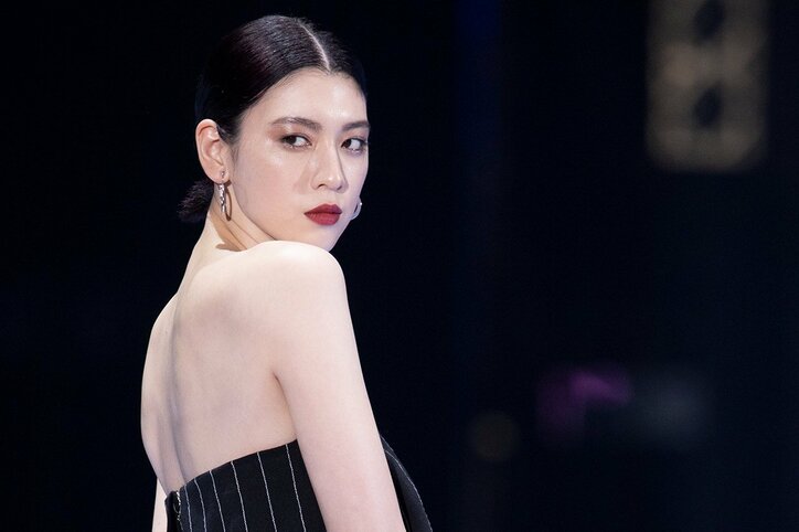 山田優が圧巻のスタイルで存在感放つ! 人気モデルが一堂に『TGC』【画像集】