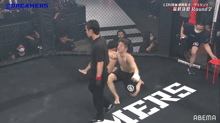 平本蓮の実弟、涙のTKO負け…足指骨折が響く 蓮「人生あと何年あると思ってんだよ」