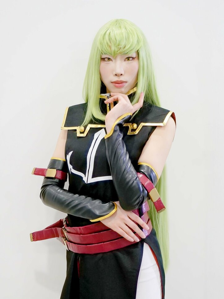 [Photos/Images] Attention to Detail: A Cool Beauty in C.C. Cosplay from 'Code Geass' 2nd