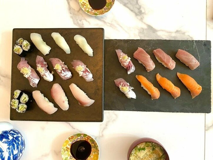 【写真・画像】川崎麻世、風邪でダウンの妻を看病「花音が食べたいと言ってくれたので寿司を握りました」　1枚目