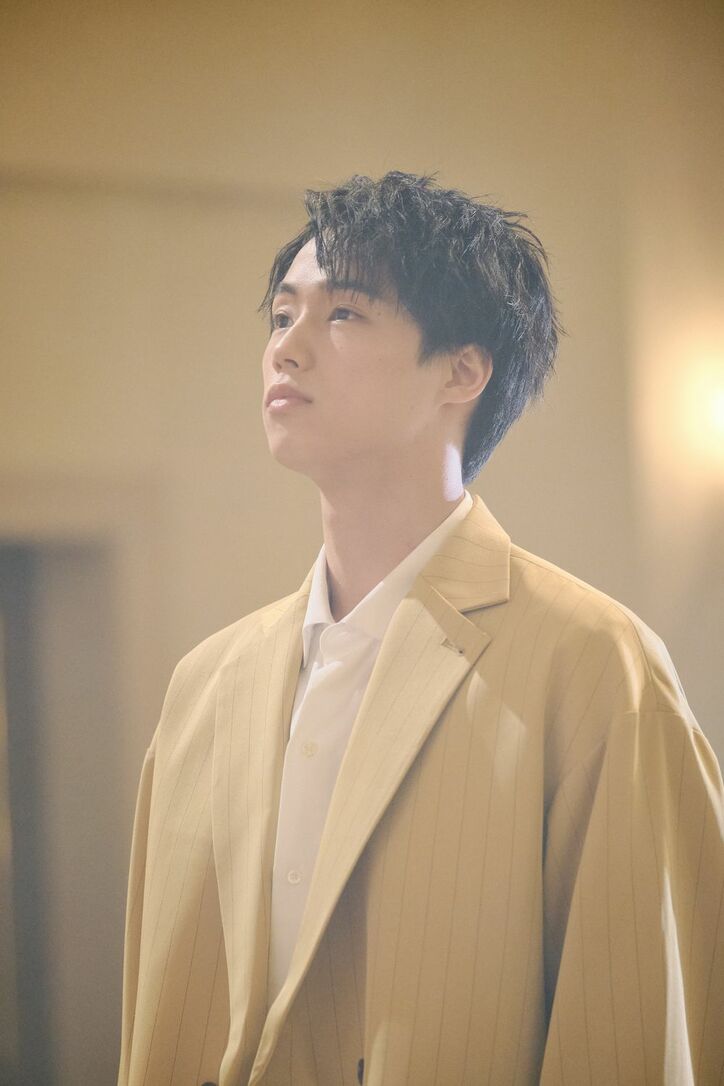 飯豊まりえ「17歳に見えない」神秘的なルックスを持つ高2俳優に熱視線、K-POP練習生にも「女性に対するアプローチの仕方が気になる」『花束オオカミ』第1話