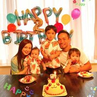 「3兄弟の中で1番よく泣く」平愛梨、2歳の次男を祝う“バースデー家族ショット”を公開