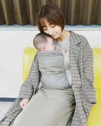 篠田麻里子＆愛娘の微笑ましい“ハグ2ショット”に「天使」「妖精親子見つけた」と反響