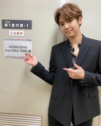 「髪明るいのまじ好き、、、」「え！え！え！かっこいい」片寄涼太の最新ショットにファン悶絶