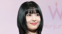 TWICE・MOMO(27)大胆に肌見せしたセクシードレスにファン「まるでお人形さん」