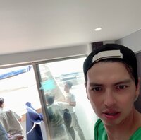 アレクサンダー『ベッド引き上がったぜ‼️ 重っ』