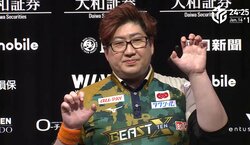 連勝したけど「やっとちゃんとしたトップが取れました」と苦笑い 鈴木大介、猛獣らしい力技の親満貫で逆転劇／麻雀・Mリーグ