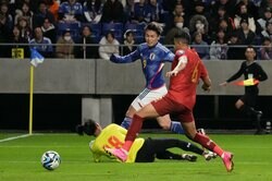 森保ジャパン「どうしたらいいかわからない時間があった」打開したのは『キャプテン翼』ばりのスーパー連係プレー！上田綺世と堂安律の阿吽で生まれた決定的得点シーン