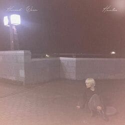 シンガーソングライターHannah Warmが、都会的で洗練されたサウンドが広がるポップチューン『Hunter』を配信リリース。