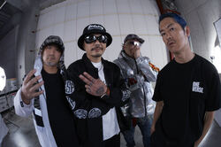 ラッパ我リヤ、説明不要のHIP HOP界のラスボスこと孤高のMC般若を招き、 情熱がほとばしる蒸気機関車の様な熱いマイクリレーが完成！