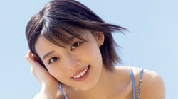 新人女優・岡田絆奈、初グラビアでヘルシーBODYを披露 『ヤンマガ』巻中に登場