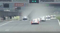 サーキット震撼…スタート直後にホンダ、宙を舞う衝撃光景 スーパーGTを揺るがした大事故に「抜いちゃいけない」指摘も