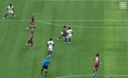 論外の“激弱パス”に批判殺到「酷いな…」「ベンチに下げるべき」「錆びつき」“213億円ボランチ”の痛恨ミスにファンやメディアから辛辣な声