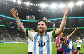 メキシコ戦でチームを救うミドル、メッシ「諦めるわけにはいかない」